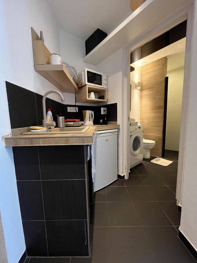 Old Town Napoleon Crib Apartment Bukares Bagian luar foto