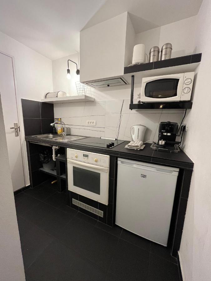 Old Town Napoleon Crib Apartment Bukares Bagian luar foto