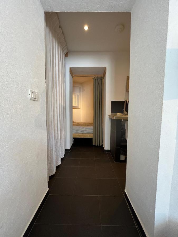 Old Town Napoleon Crib Apartment Bukares Bagian luar foto