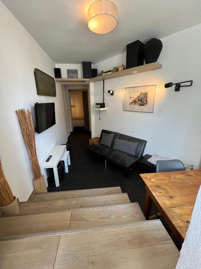 Old Town Napoleon Crib Apartment Bukares Bagian luar foto