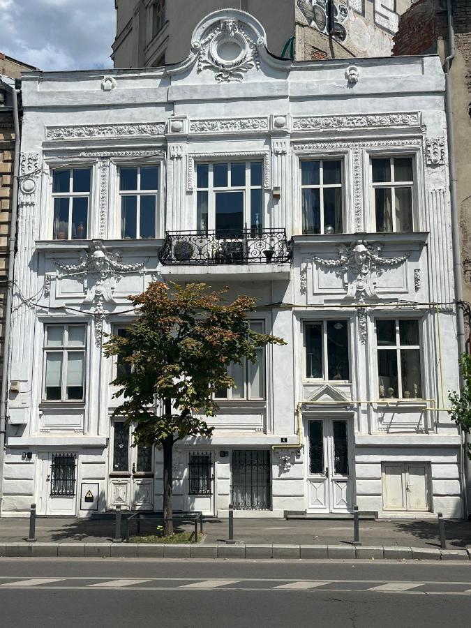 Old Town Napoleon Crib Apartment Bukares Bagian luar foto